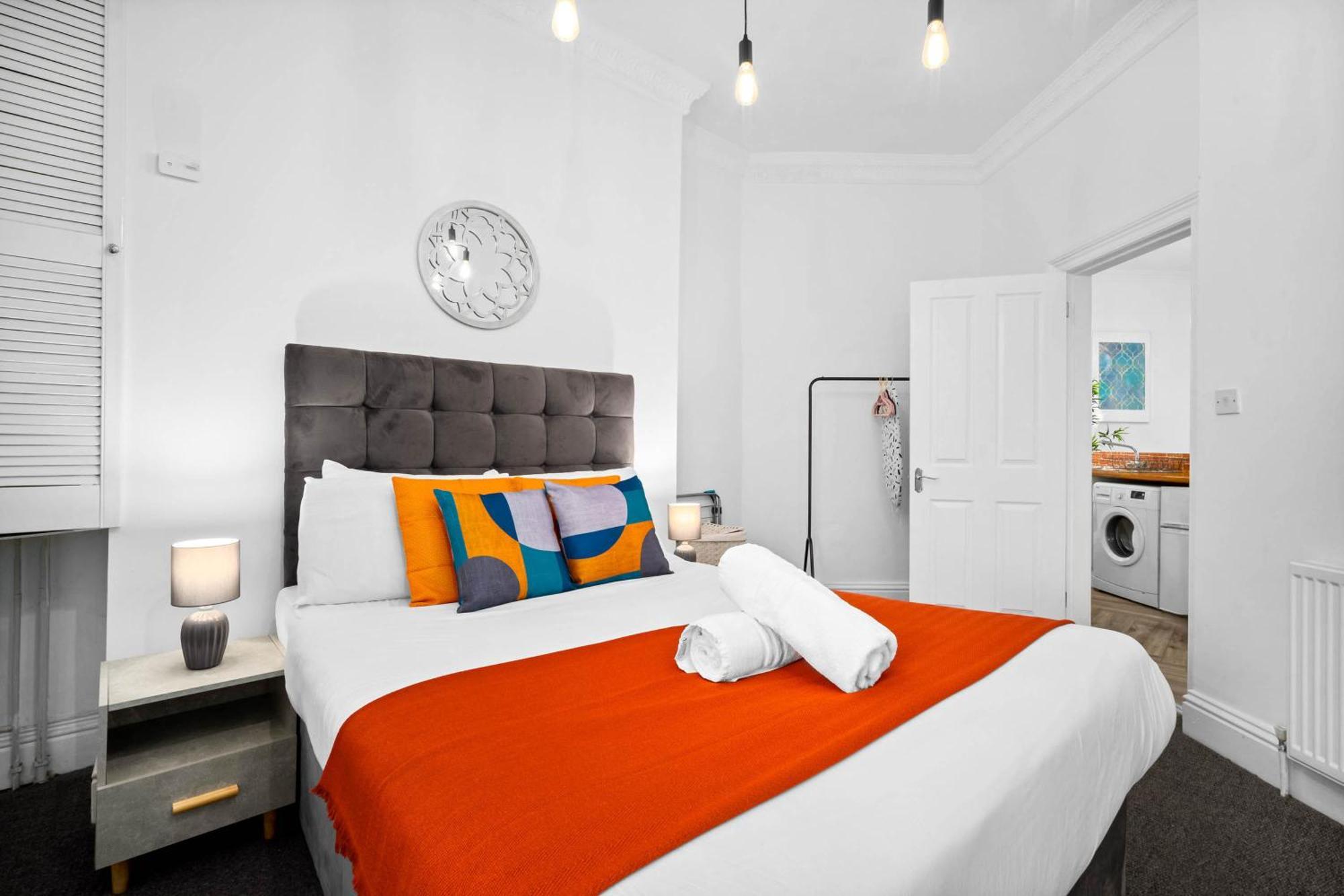 Luxury Apartment - Wolverhampton - Netflix - Smart Tv - Fast Wifi - 7Apc Luaran gambar